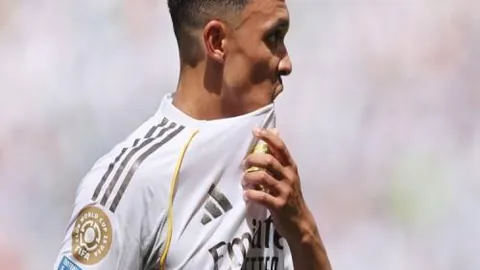 奥本荣耀：巴克利鼎力助阵，赛季问鼎94！